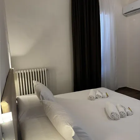 The Flash - Hotel 2*