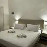 The Flash - Hotel 2*